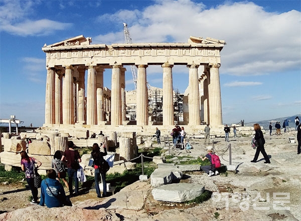 호황을 맞이한 그리스 여행 시장에 국내 여행사 또한 국적 FSC 전세기 상품으로 힘을 더할 계획이다