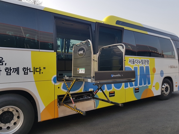 서울관광재단은 휠체어 리프트 버스를 이용해 관광약자를 위한 서울다누림 시티투어 버스를 운행한다 ⓒ서울관광재단