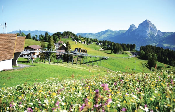 스위스관광청이 루체른 호수 지역의 산악 마을 슈토오스 알리기에 힘쓴다. 자연경관 감상, 하이킹, 산장 숙소 체험 등이 가능한 곳으로 가족 여행지로도 적합하다. 사진은 슈토오스  ⓒ스위스관광청