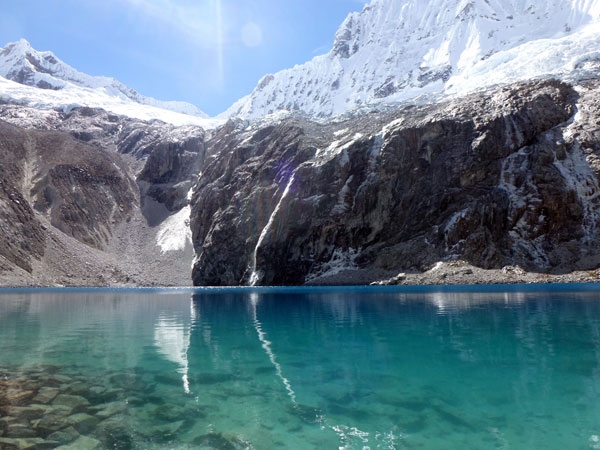 페루관광청이 소셜미디어에서 화제를 모으고 있는 페루의 숨겨진 장소 3곳을 소개했다. 사진은 만년설 빙하가 녹아 만들어진 69호수   ⓒ페루관광청