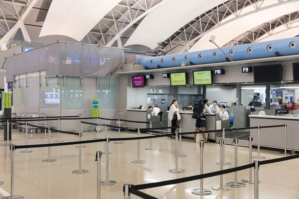 지난달 국내공항을 통한 일본행 여객 수요가 전년동기대비 약 20% 감소하며 7월부터 시작된 일본여행 불매운동의 여파가 명확하게 드러났다. 사진은 9월 초 간사이공항의 한가한 진에어 카운터  ⓒ독자 제공