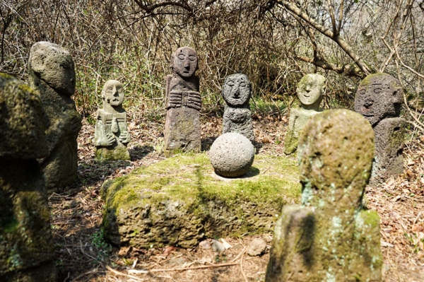 돌문화공원에서는 시대별, 생활사별로 다양한 돌을 만날 수 있다. 사람의 손길이 깃든 돌은 투박하기도, 정겹기도 하다