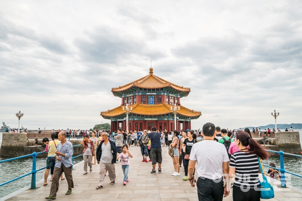 코로나19로 전 세계 여행이 공황상태에 빠진 가운데 중국 관광산업은 비교적 타격에서 벗어난 모양새다