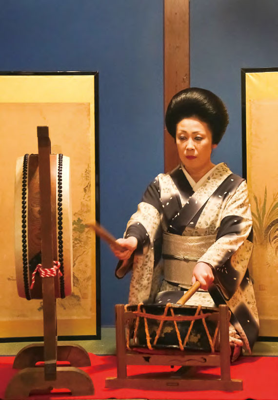 가나자와의 히가시 찻집 거리에서 볼 수 있는 게이샤 문화