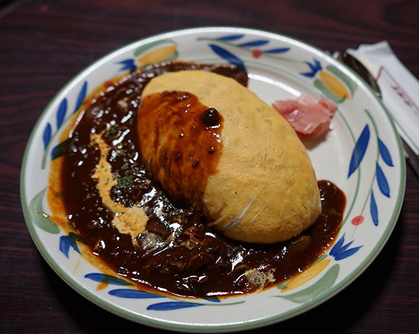부드러운 달걀을 올린 오므라이스는 일본인들의 소울푸드