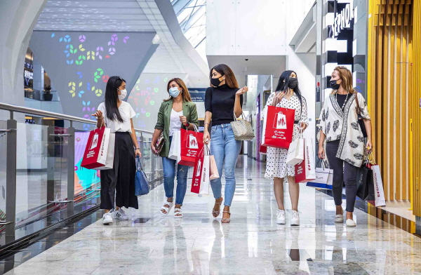 ‘제26회 두바이 쇼핑 페스티벌(Dubai Shopping Festival)’이 철저한 방역수칙 아래 12월17일부터 2021년 1월30일까지 열린다. 800개가 넘는 브랜드와 3,500개 이상의 매장이 참여해 25~75%의 할인 행사를 상시 진행한다 / 두바이관광청
