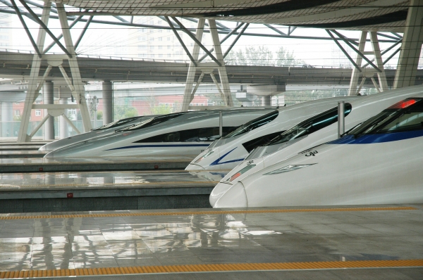 3월16일부터 코로나19 핵산검사 음성 증명서 없이도 중국 내 열차 이동이 가능해졌다. 사진은 중국고속철도 / 픽사베이