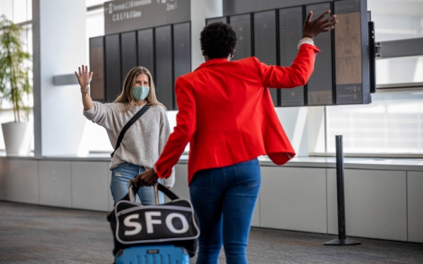 샌프란시스코 국제공항이 외국인 입국자에게 무료로 코로나19 자가진단 키트를 제공한다 / 샌프란시스코 국제공항