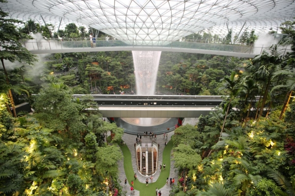 백신접종완료자라면 11월15일부터 격리없는 싱가포르 여행이 가능하다. 10월8일 한-싱가포르 트래블 버블이 체결됐다. 사진은 싱가포르 쥬얼 창이 / 여행신문CB