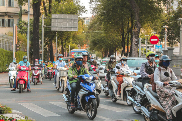 동남아 국가들이 오미크론에도 국경 개방을 이어가고 있다. 사진은 베트남 호치민 거리 / 여행신문CB