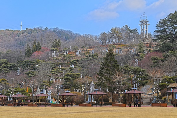 효를 테마로 꾸민 대전 뿌리공원 / 한국관광공사