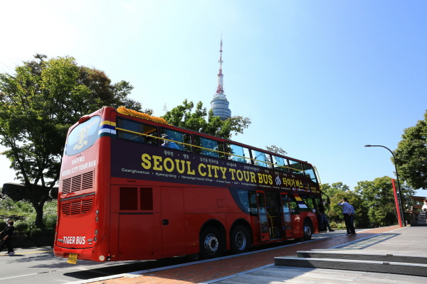 전국 시티투어 정보를 카카오T에서 확인하고 예약할 수 있게 됐다. 사진은 서울시티투어버스 / 한국관광공사