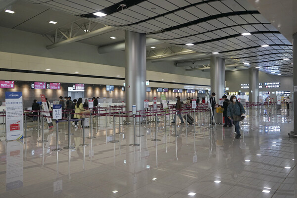 6월1일부터 외국인관광객의 제주·양양공항 무사증 입국이 허용된다. 사진은 제주공항 / 이은지 기자