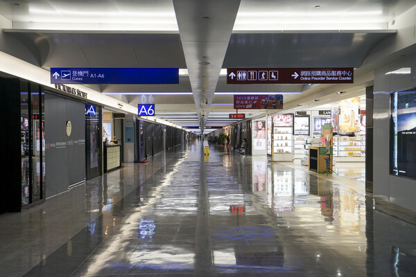 타오위안국제공항 면세구역에는 아직까지 문을 닫은 매장들이 많았다 / 이은지 기자