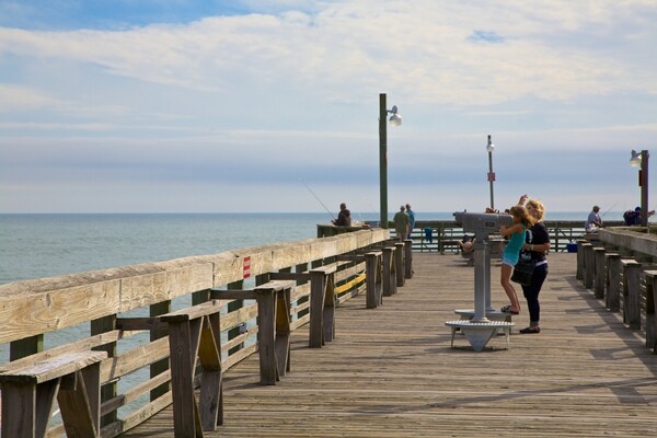 머틀 비치의 오션프런트 보드워크(Oceanfront Boardwalk)를 산책하며 아름다운 바다 전망을 만끽할 수 있다 / 미국관광청