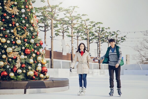           오아시스 아이스링크는 12월2일부터 내년 2월18일까지 운영한다 / 반얀트리 서울