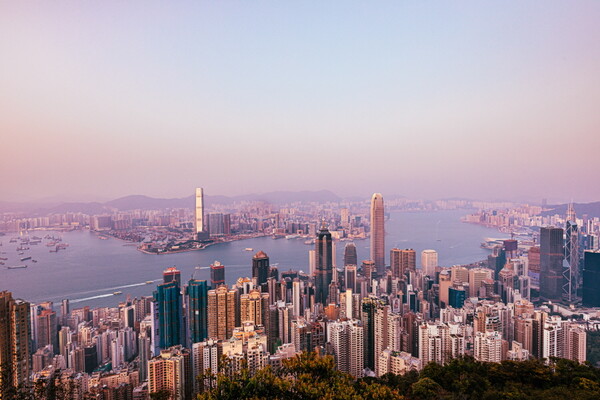 올해 중국인들의 선호 여행지는 아시아였다. 이동이 편리한 홍콩과 마카오의 인기가 압도적이었다. 사진은 홍콩 스카이라인 / 여행신문 CB