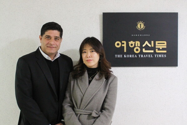 더 그랜드 호짬 스트립 관계자들이 한국을 방문해 홍보활동을 펼쳤다. 왼쪽부터 악샤이 모자(akshay moza) 상업부서 부사장과 한국 마케팅을 담당하고 있는 임가영 부사장