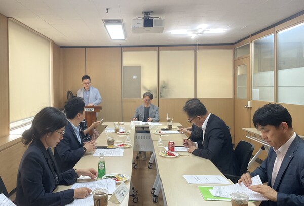 한국여행업협회(KATA)는 ‘여행산업 공정상생협력위원회’를 열고 여행업계 발전 방안을 논의했다고 밝혔다. / KATA