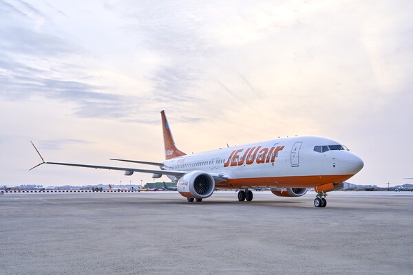제주항공이 7번째 보잉 B737-8 항공기를 신규 도입하며 기단 현대화를 통한 체질개선에 박차를 가하고 있다 / 제주항공