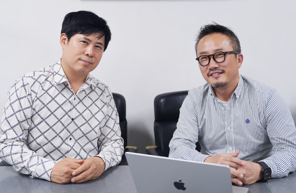 RP 글로벌 성종민 대표(왼쪽)와 러닝스파크 정훈 대표는 "호텔, 식사, 차량, 통역, 케이터링, 도슨트 등행사 전반에 걸친 운영은 물론 학교 방문이나 강연자 섭외 같은 부분적인 서비스도 제공한다"며 "교육 연수의 품질을 높이기 위해 언제든 열린 파트너로 함께하고 싶다"라고 말했다 / 손고은 기자