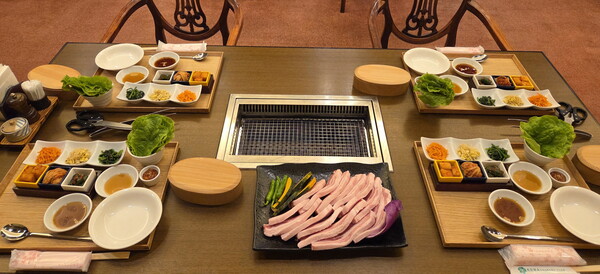 코마CC 클럽하우스의 만찬메뉴 삼겹살정식. / 안인석 기자