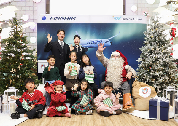 핀에어가 핀란드 공인 산타클로스를 초청해 인천공항 밋앤그릿(Meet&Greet) 행사를 열었다 / 핀에어
