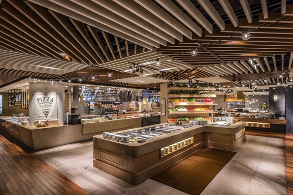 인생에서 가장 맛있는 음식을, 일본에서 가장 맛있는 리조트를 목표로 식음 시설 강화를 추진 중이다 / 피닉스 시가이아 오션 타워