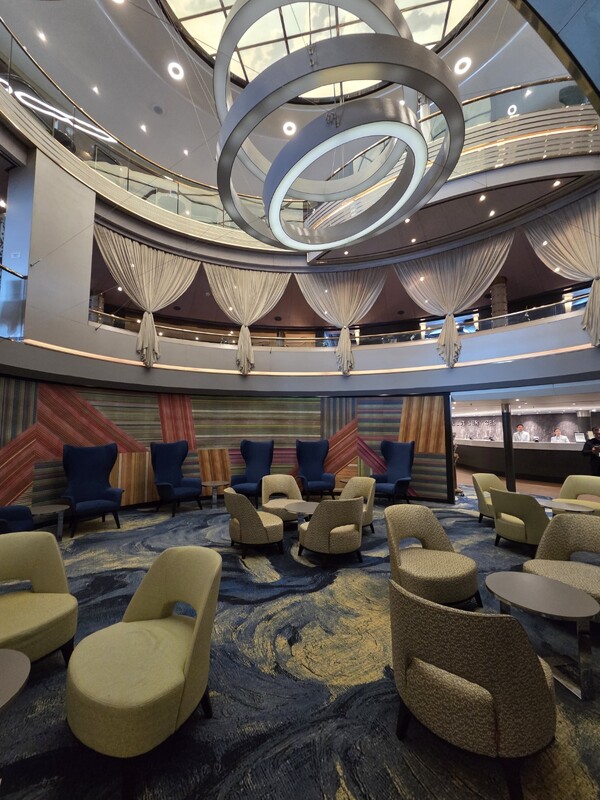       시원한 층고를 자랑하는 아뜨리움. / 안인석 기자