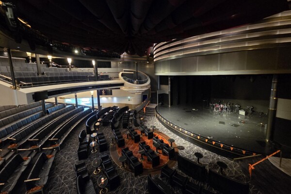 다양한 공연이 펼쳐지는 메인 쇼룸. / 안인석 기자