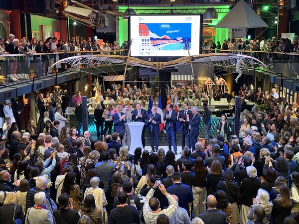 지난 3월31일부터 4월1일까지 프랑스 니스(Nice)에서 제20회 랑데부 프랑스개 개최됐다. 웰컴 이브닝 행사에는 프랑스관광청 아당 우뷔(Adam Oubuih) 대표를 비롯해 각계 주요 인사들이 모였다 / 손고은 기자