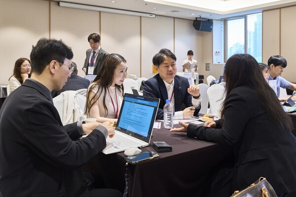 행사에는 부산 관광설명회와 기업 간 상담회(B2B)가 이어졌다 / 부산관광공사