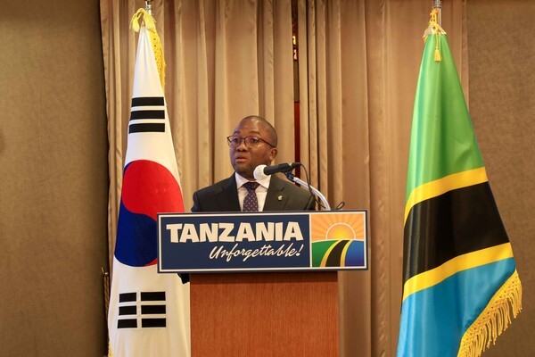 노엘 엠마누엘 카간다 주한 탄자니아대사가 ‘기억해주세요, 탄자니아(Unforgettable Tanzania)’ 슬로건을 강조하고 있다 / 김주현 인턴기자