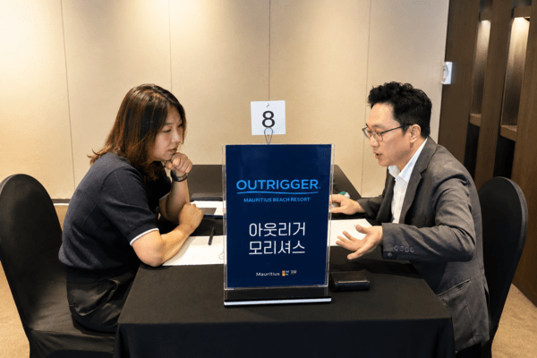 현지 호텔과 DMC가 참여한 트레이드 마트도 함께 마련해 실무 상담을 진행했다 / 송미주 기자