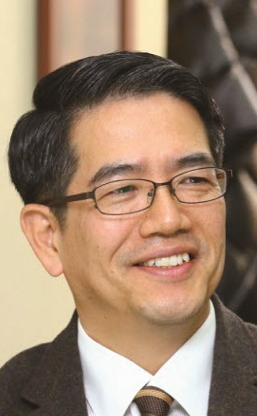 전쟁 같지만 행복한, 65세 노 교수의 벤처 창업 분투기 [김기헌의 관광 시론]